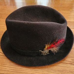 Vintage Black Hat- "De Luxe Soleil" Fashioned by Morfelt
